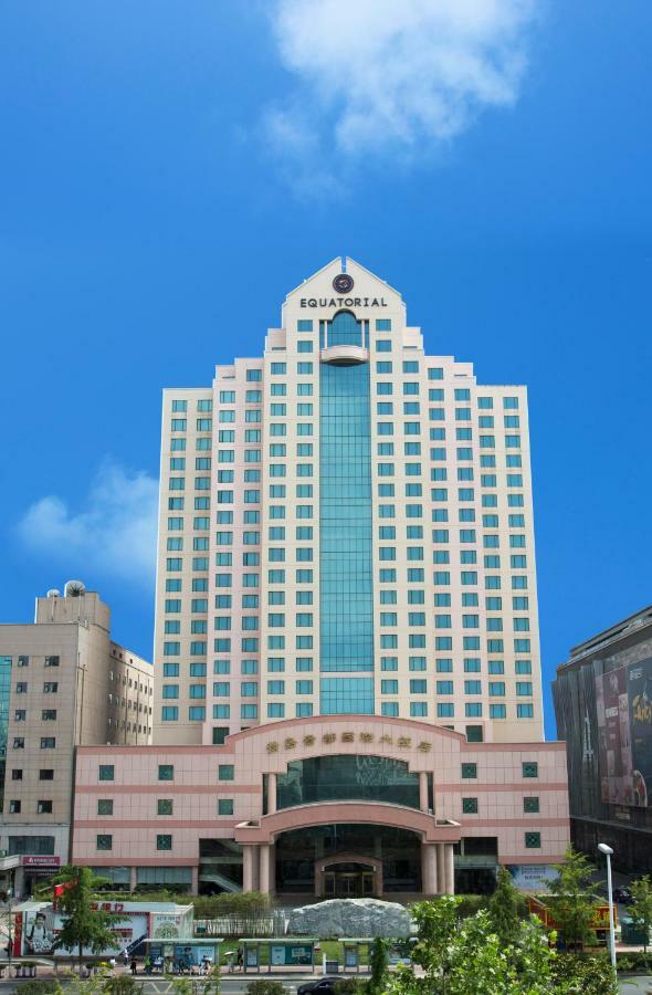 Hotel Equatorial Qingdao Exterior foto